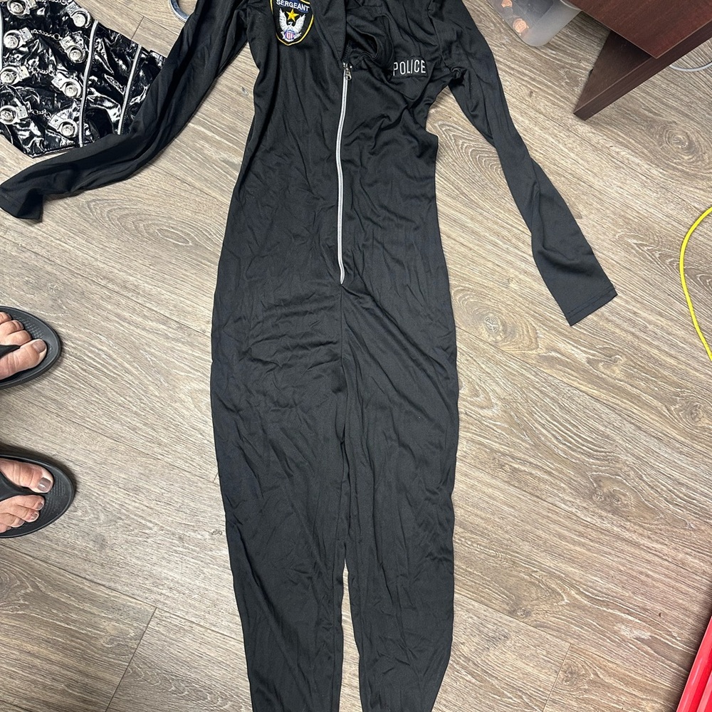 Halloween costume size medium adult 5 pieces included - Picture 8 of 16